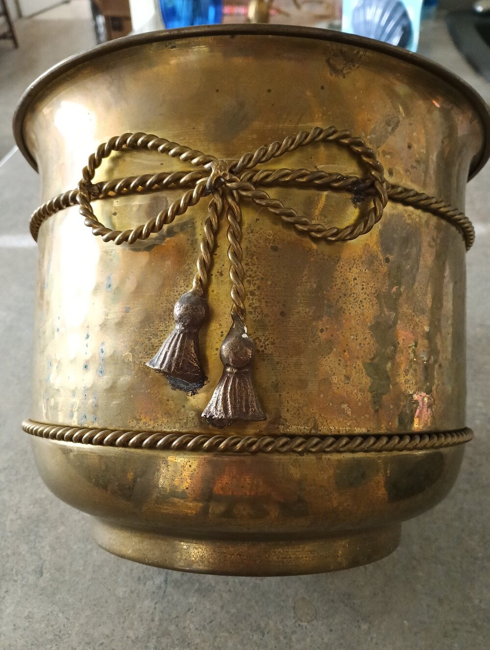 Vintage Large Brass Planter with Bow Detail (8"H X 9 1/2" W) - Picture 3 of 9